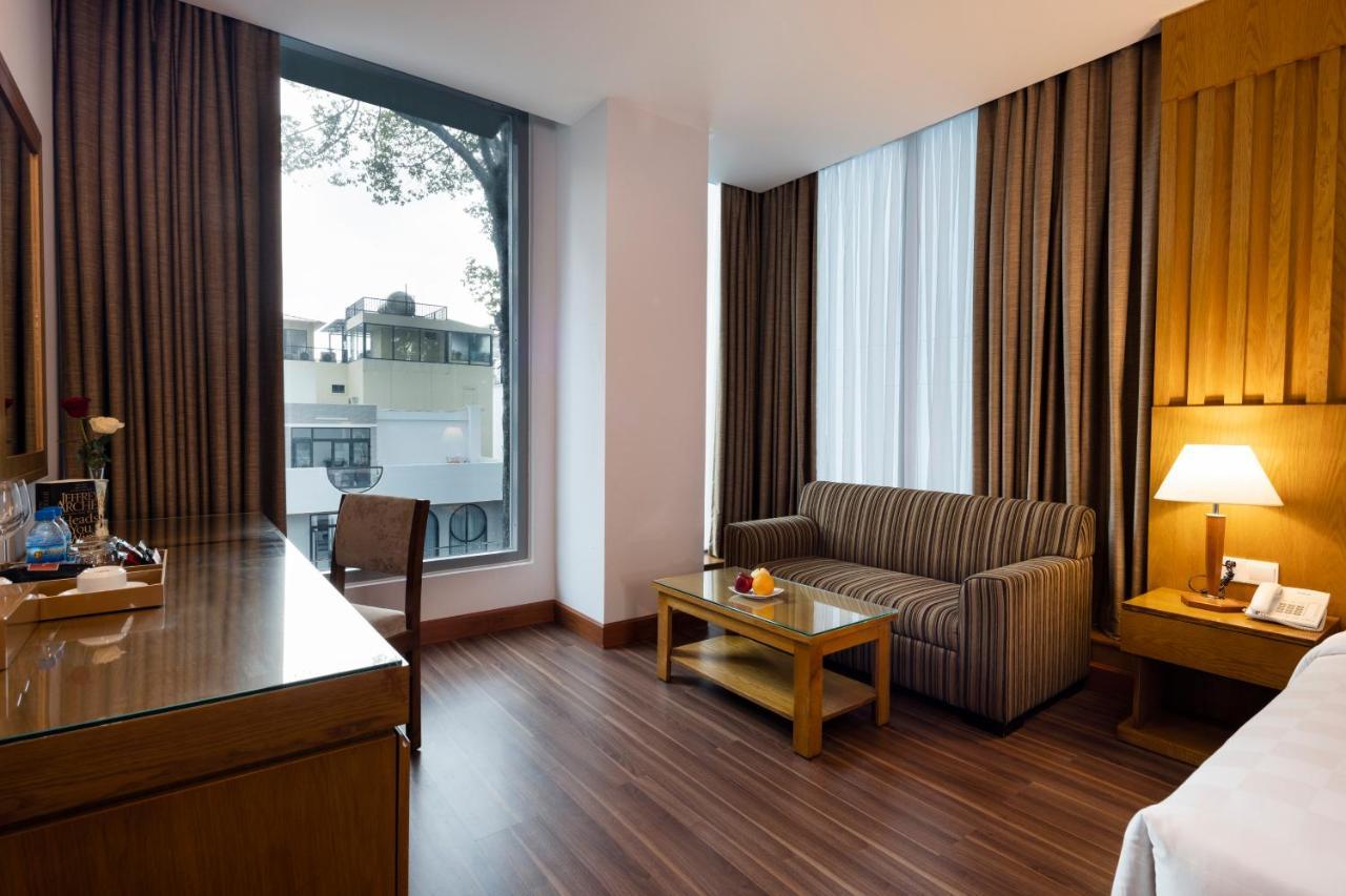 Eden Star Saigon Hotel Ho Şi Min Exterior foto